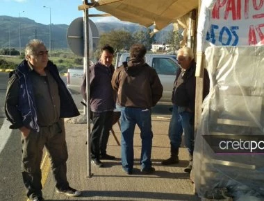 Συνεχίζουν τον αγώνα τους οι αγρότες της Κρήτης